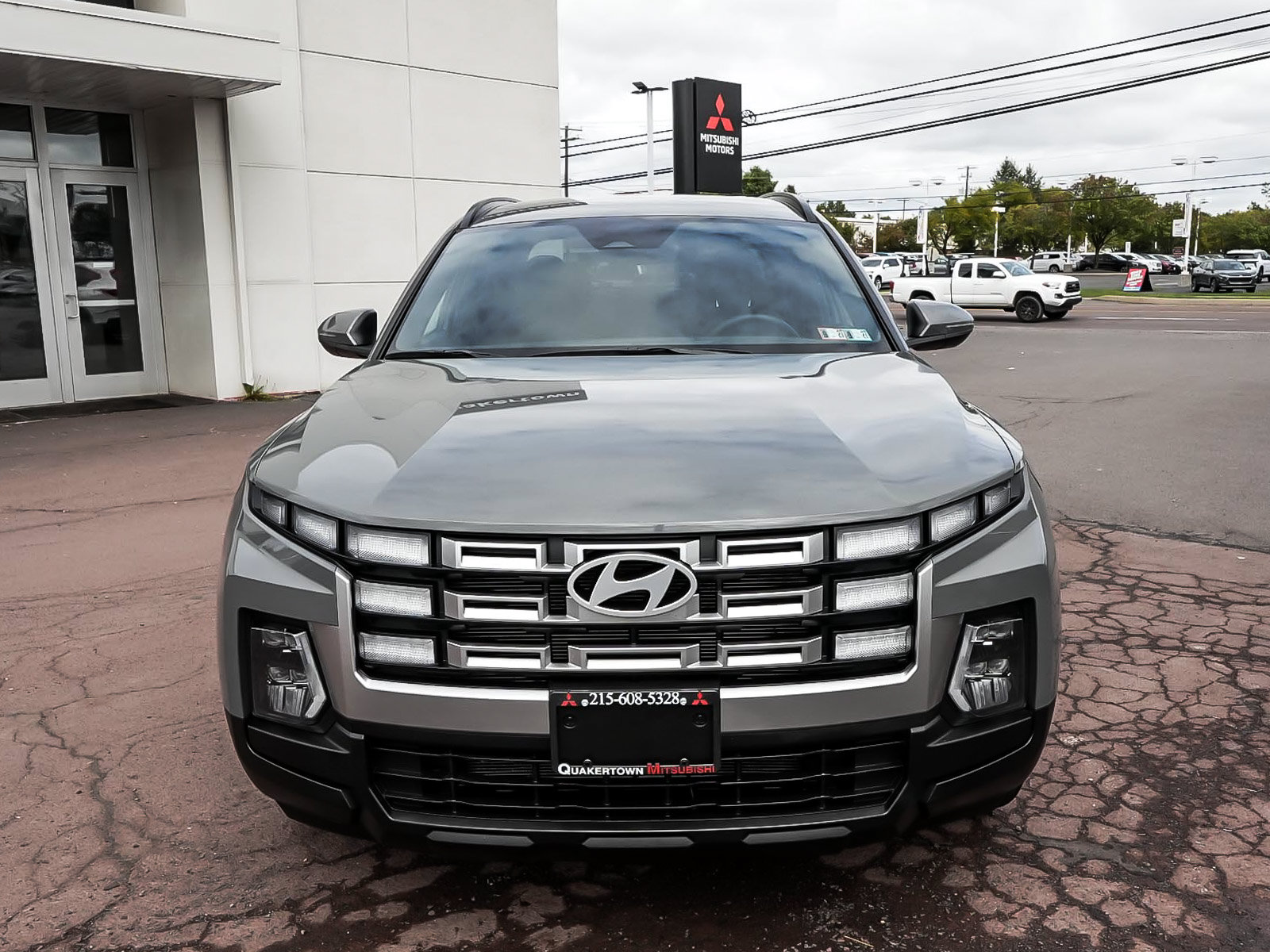 Used 2025 Hyundai Santa Cruz SEL AWD/4WD image 2