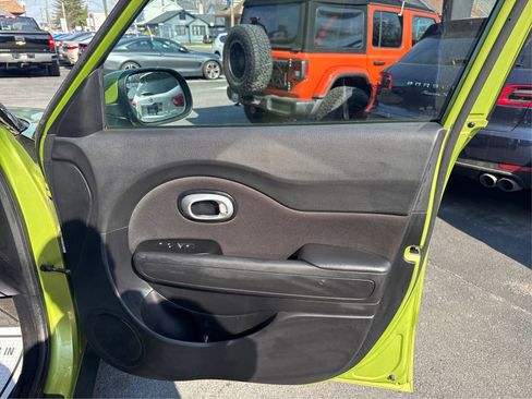 Used 2016 Kia Soul + image 20