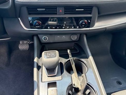 Used 2023 Nissan Rogue SV w/ SV Premium B Package AWD/4WD image 20