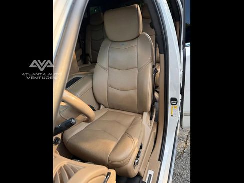 Used 2019 Cadillac Escalade Platinum image 40