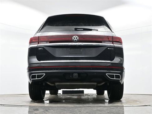 Used 2024 Volkswagen Atlas SEL Premium R-Line image 32
