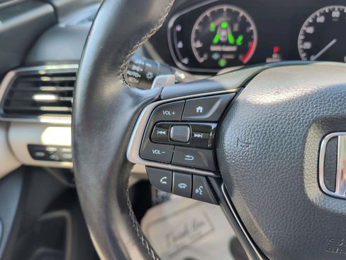 Used 2018 Honda Accord Touring image 23