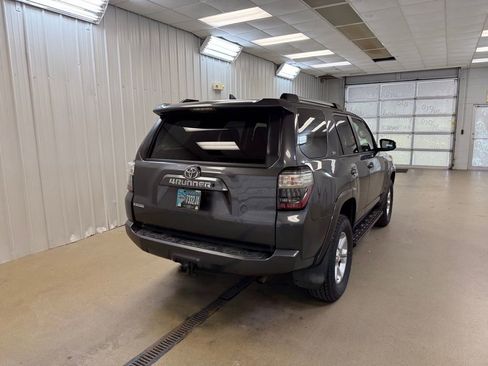 Used 2020 Toyota 4Runner SR5 AWD/4WD image 5