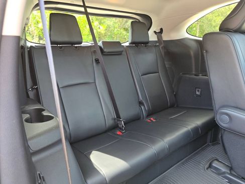 Used 2026 Toyota Highlander Platinum AWD/4WD image 19