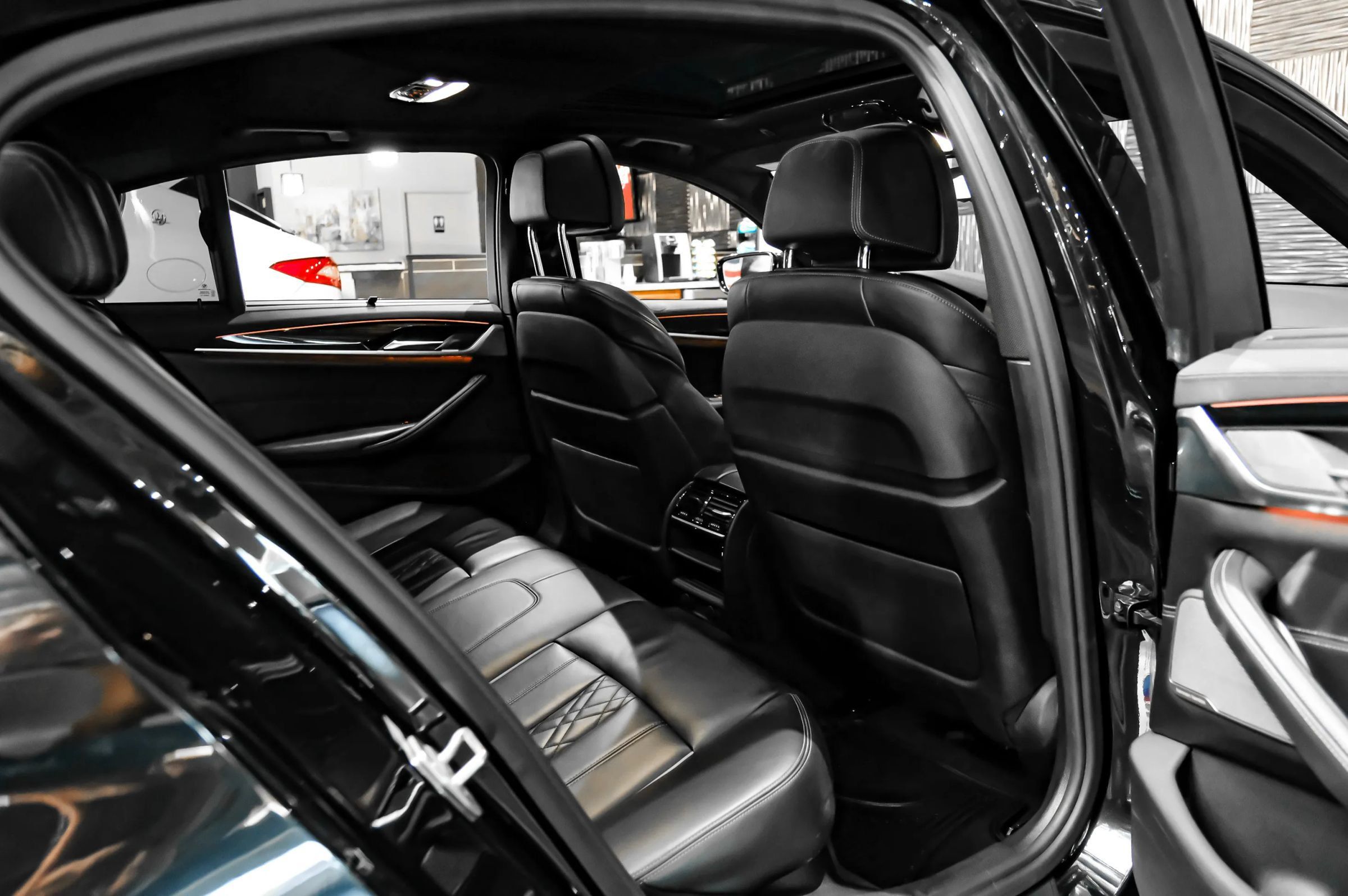 Used 2017 BMW 540i RWD image 39