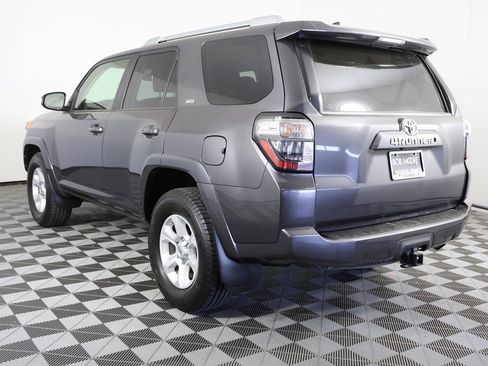 Used 2016 Toyota 4Runner SR5 image 6