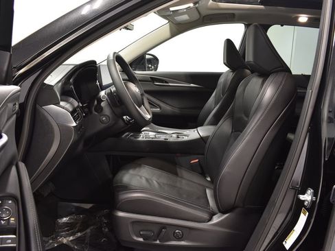 Certified 2025 INFINITI QX60 Luxe w/ Vision Package image 11