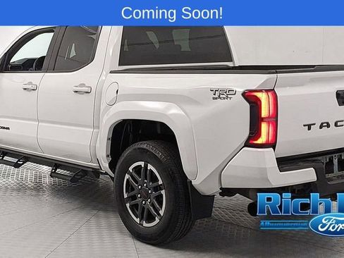 Used 2024 Toyota Tacoma TRD Sport RWD image 4