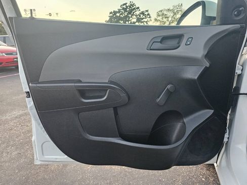 Used 2017 Chevrolet Sonic LT FWD image 13