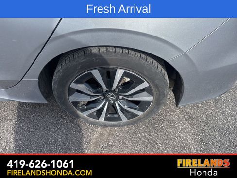 Used 2024 Honda Civic EX-L image 11