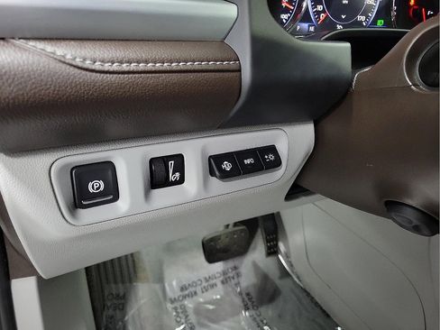 Used 2021 GMC Acadia SLT w/ Technology Package image 14