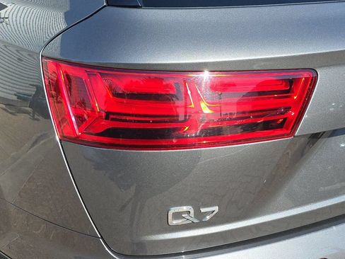 Used 2019 Audi Q7 2.0T Premium w/ Convenience Package AWD/4WD image 37
