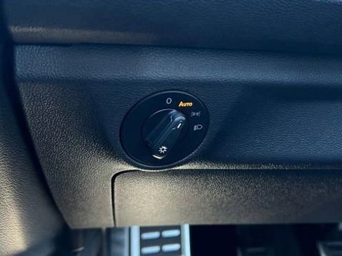 Used 2019 Volkswagen Jetta GLI Autobahn image 34