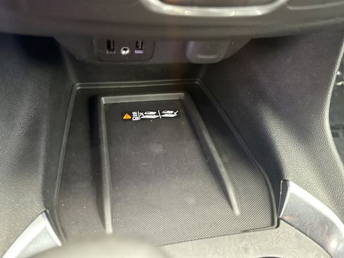 Used 2022 Chevrolet Traverse LT AWD/4WD image 18