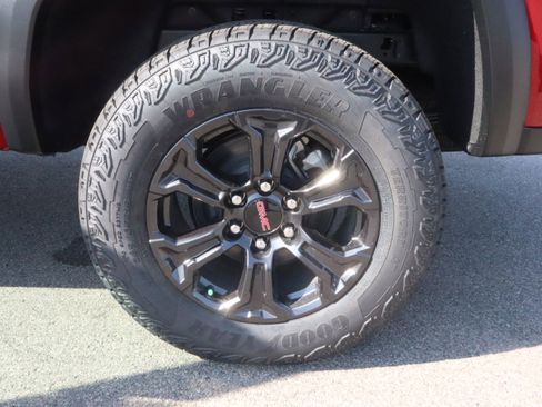 New 2025 GMC Canyon Elevation w/ Convenience Package image 21