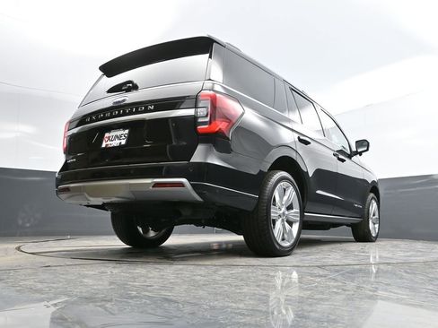 Used 2024 Ford Expedition Platinum image 40