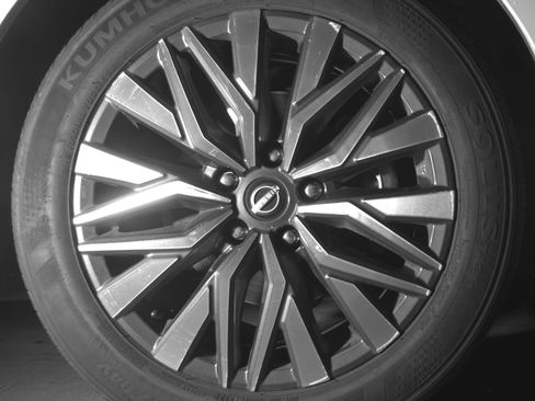 Used 2025 Nissan Altima 2.5 SV FWD image 13