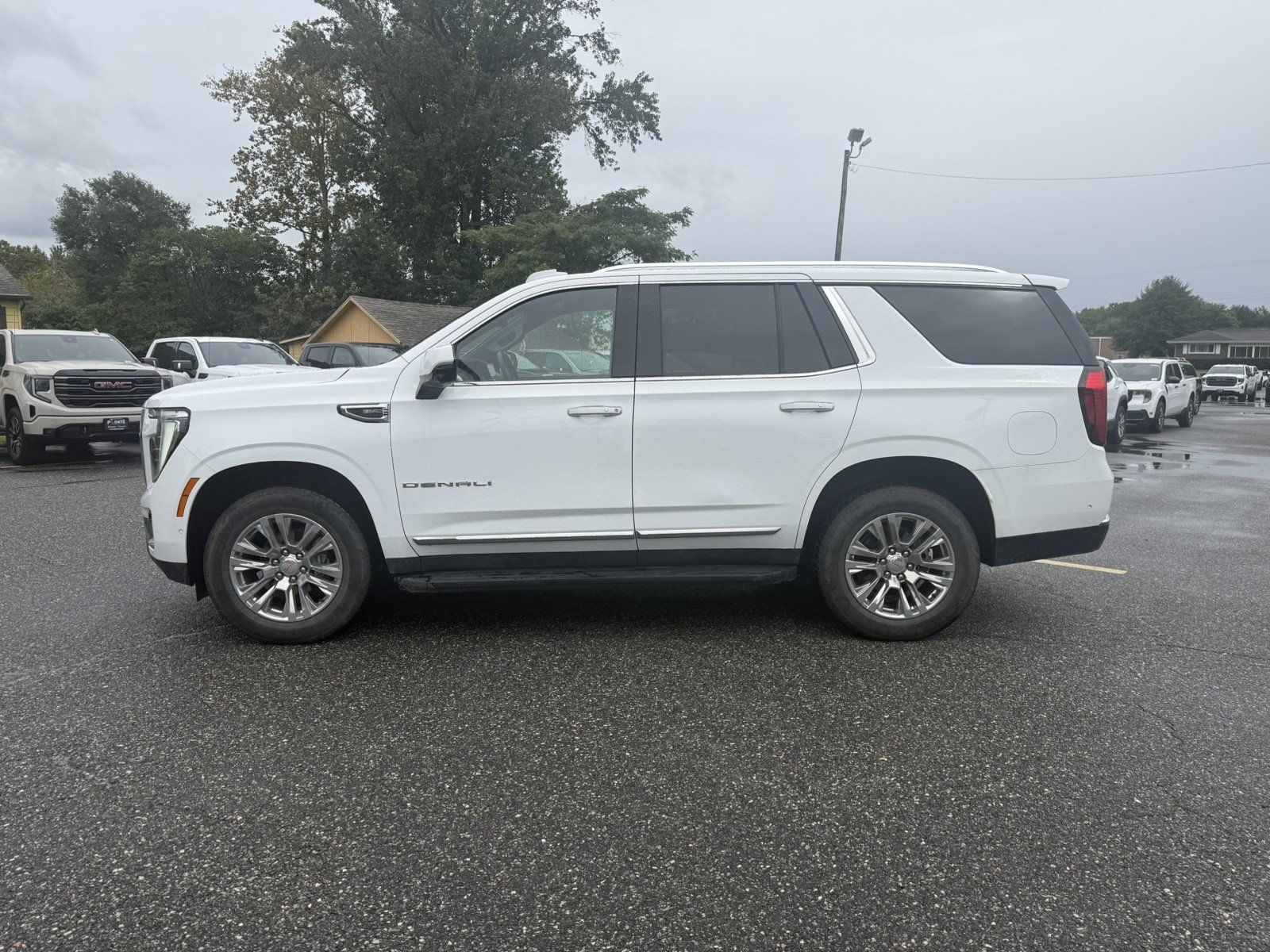 Used 2025 GMC Yukon Denali AWD/4WD image 6