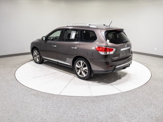 Used 2015 Nissan Pathfinder Platinum w/ Family Entertainment Package FWD image 36