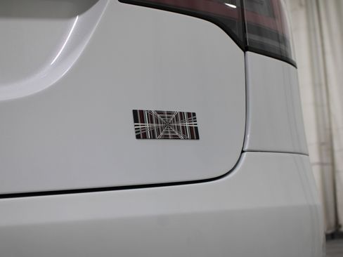 Used 2024 Tesla Model X Plaid image 25