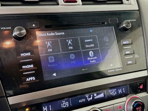 Used 2017 Subaru Outback 2.5i Limited image 15