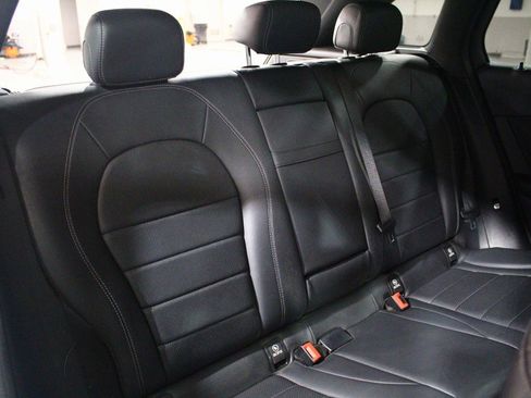 Used 2018 Mercedes-Benz GLC 300 4MATIC image 26