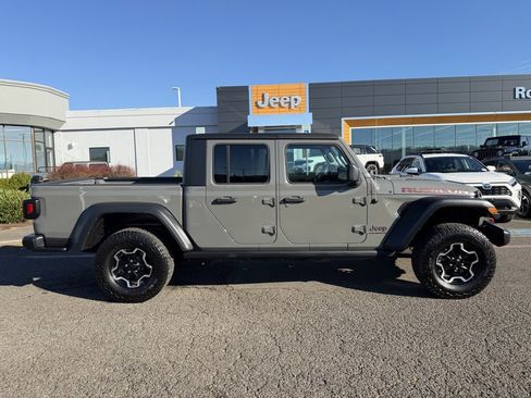 Used 2023 Jeep Gladiator Rubicon w/ Cold Weather Group image 9