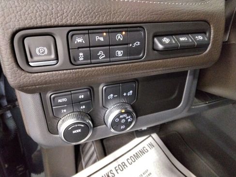 Used 2022 GMC Yukon Denali image 18