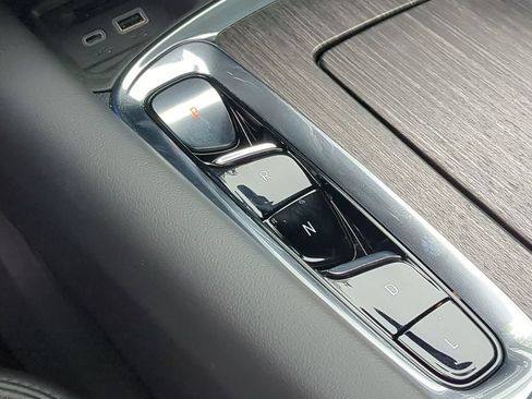 Used 2022 Buick Enclave Avenir image 16