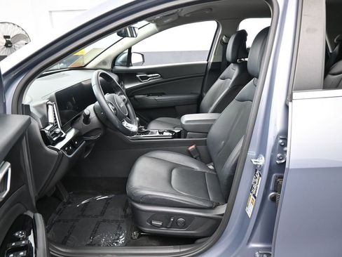 Used 2024 Kia Sportage EX image 11