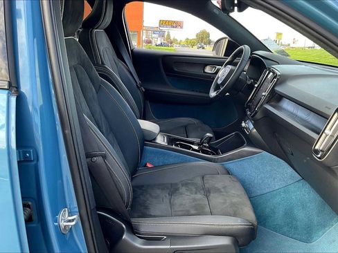 Used 2023 Volvo C40 P8 Recharge Ultimate image 10