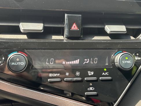 Used 2024 Toyota Camry SE FWD image 20