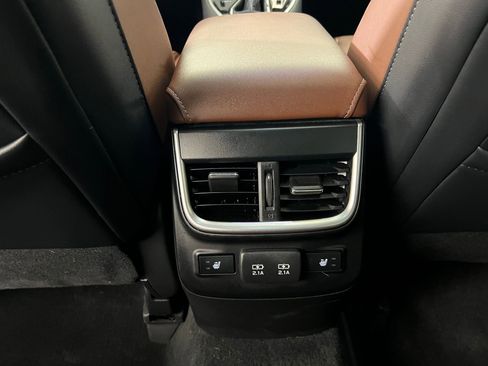 Used 2022 Subaru Outback Touring XT image 32