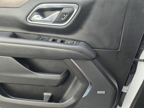 Used 2021 Chevrolet Tahoe Z71 w/ Luxury Package image 14