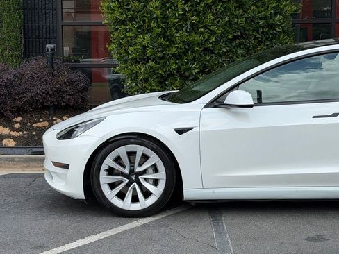Used 2022 Tesla Model 3 Long Range AWD/4WD image 10
