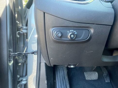 Used 2023 Chevrolet Equinox LT FWD image 14