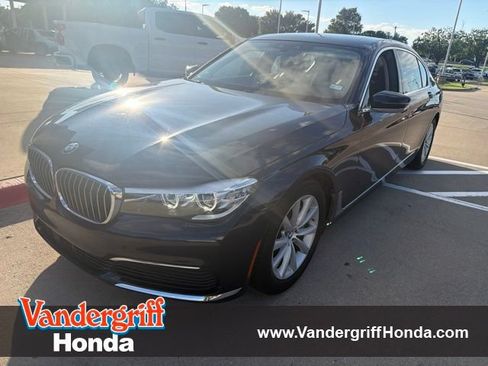 Used 2019 BMW 740i RWD image 1
