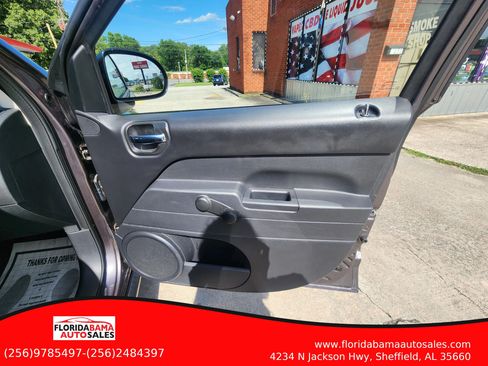 Used 2017 Jeep Compass Sport FWD image 10