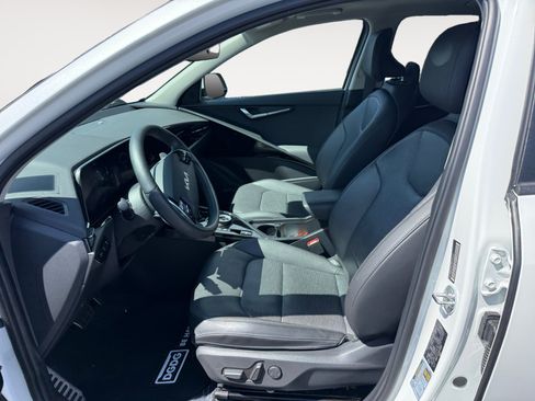 Used 2024 Kia Niro Wave FWD image 10