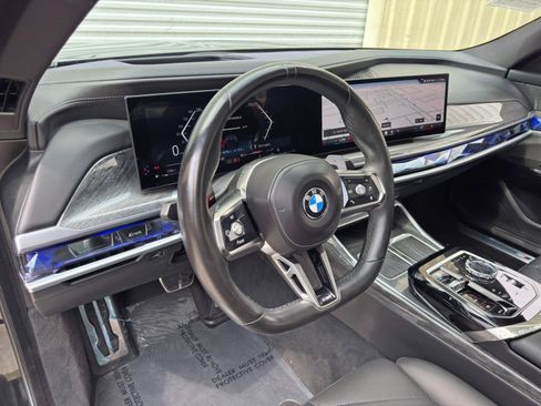Used 2023 BMW 740i RWD image 14