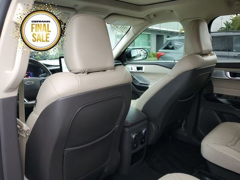 Used 2020 Ford Explorer Platinum w/ Premium Technology Package image 19
