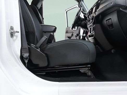 Used 2022 Jeep Wrangler Unlimited Sport AWD/4WD image 34