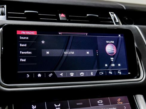 Used 2018 Land Rover Range Rover Sport SVR image 36