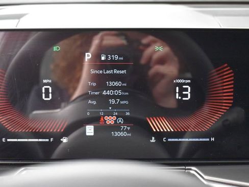 Used 2025 Kia Sorento LX image 18