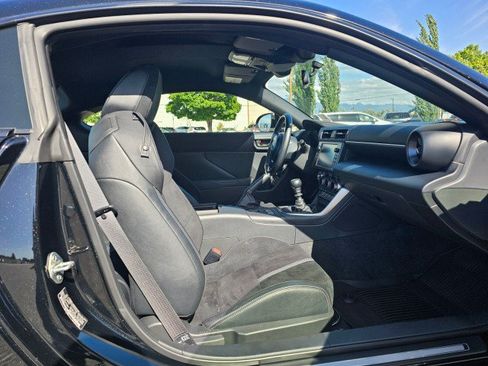 Used 2025 Toyota GR86 Premium w/ Performance Package RWD image 10