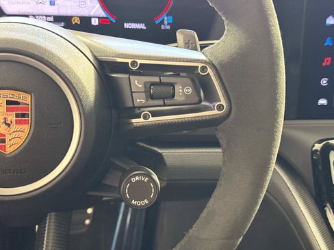 Used 2025 Porsche Panamera RWD image 28