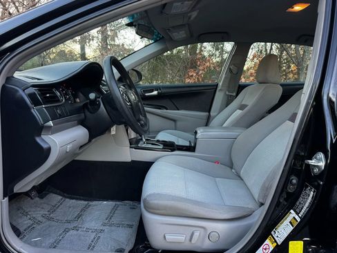 Used 2013 Toyota Camry LE image 14