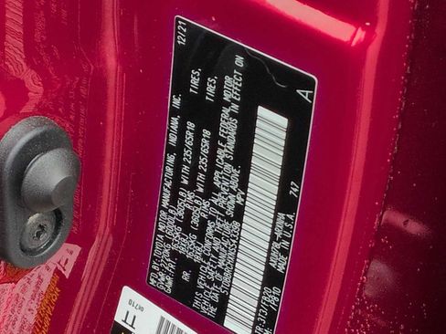 Used 2022 Toyota Highlander LE AWD/4WD image 35