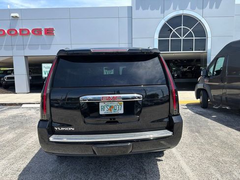 Used 2017 GMC Yukon Denali w/ Open Road Package AWD/4WD image 9
