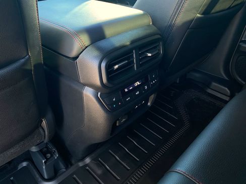 Used 2025 Honda Ridgeline Black Edition image 28